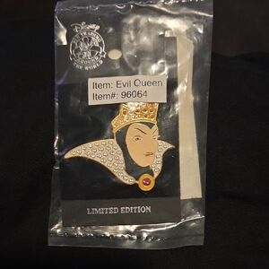 Disney Pin Limited Edition 500 Jeweled Profile Of Evil Queen From Snow White